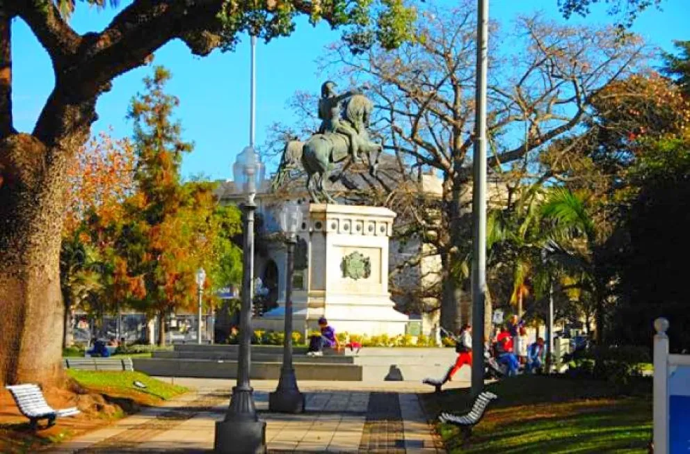 PLAZA 25 DE MAYO (1)