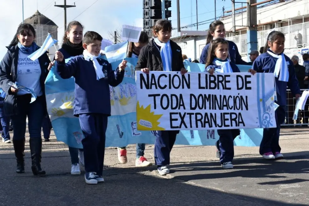 DESFILE DEL 9 DE JULIO - ARCHIVOS (5)