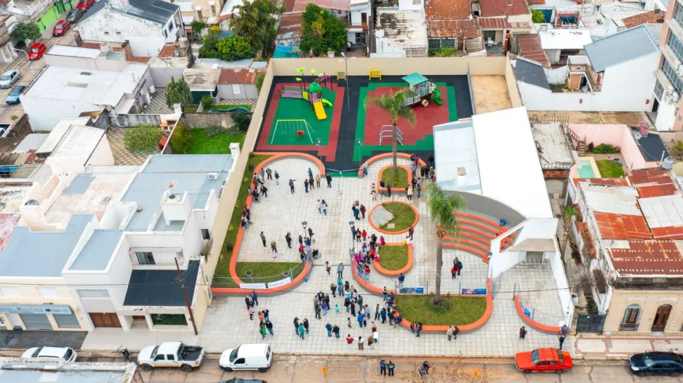 Plaza sol renovada