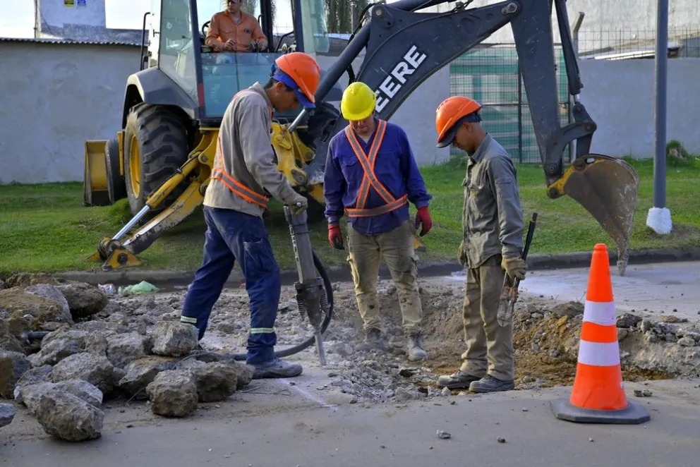 Cresto y Mireya recorren obras