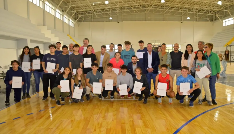 BECAS DEPORTIVAS (4)