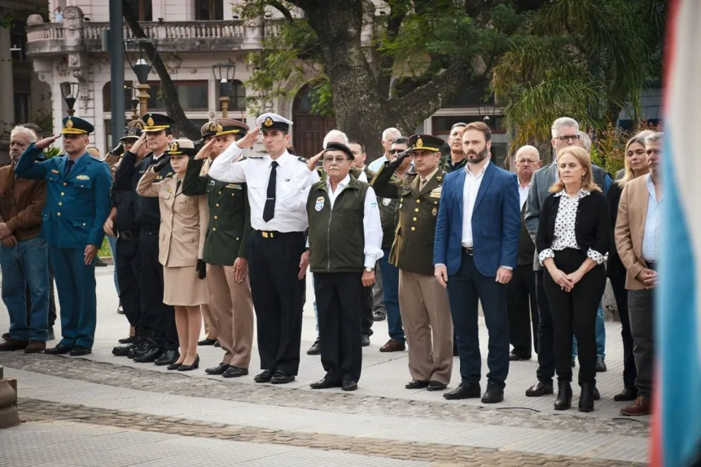 Azcue Acto Malvinas 1