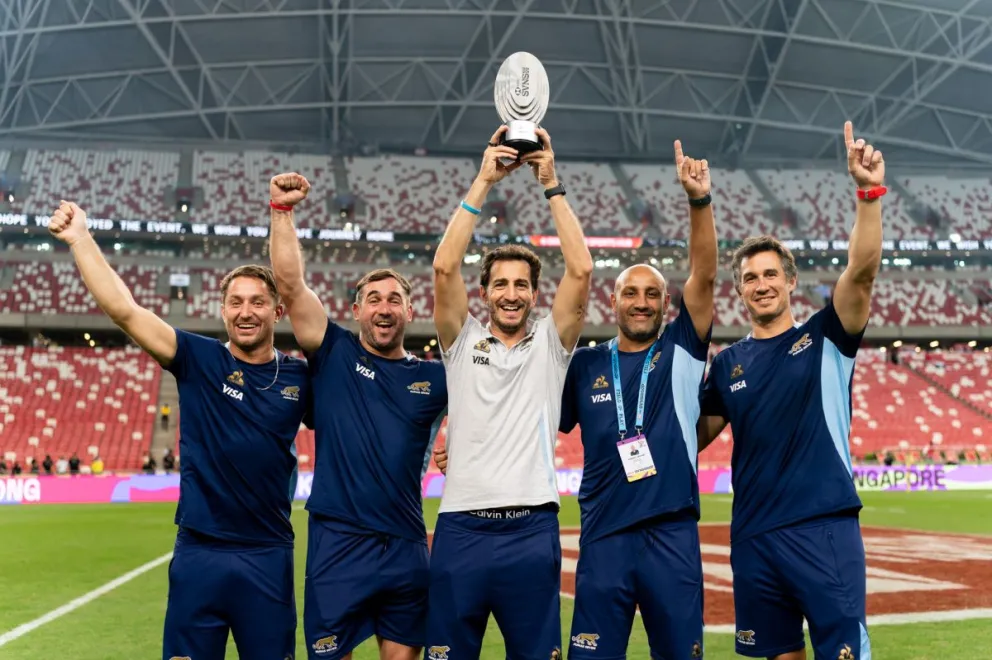 Staff Pumas 7