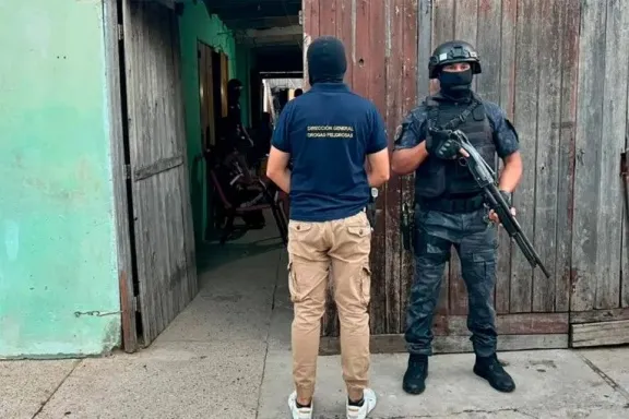 Allanamiento por venta de drogas en Federación terminó con un detenido