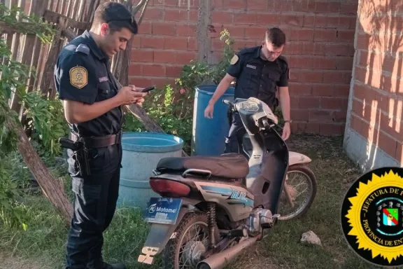 Moto robada en Federación apareció en Concordia y apuntan a dos adolescentes de 16 años