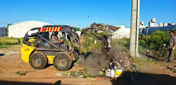 Refuerzan tareas de limpieza urbana y erradicación de microbasurales en la ciudad