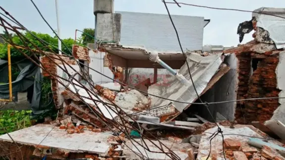 Explosión por fuga de gas destruyó una vivienda y una mujer fue rescatada entre los escombros
