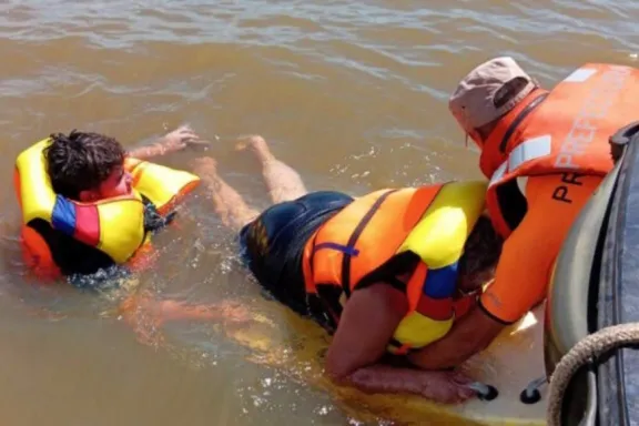 Rescate exitoso tras el naufragio de una embarcación en el río Uruguay