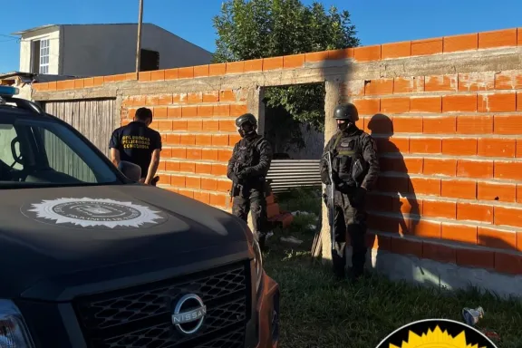 Golpe al narcomenudeo: ocho allanamientos, siete detenidos y secuestro de cocaína en Benito Legerén