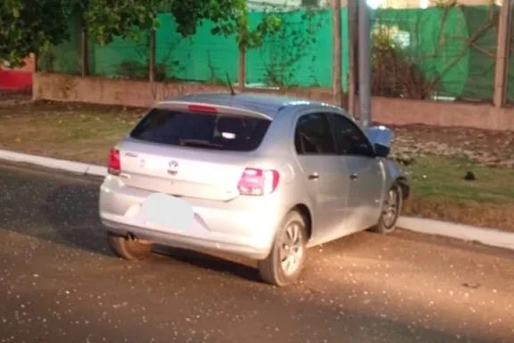 Grave accidente de tránsito: un joven de 25 años resultó herido y permanece internado
