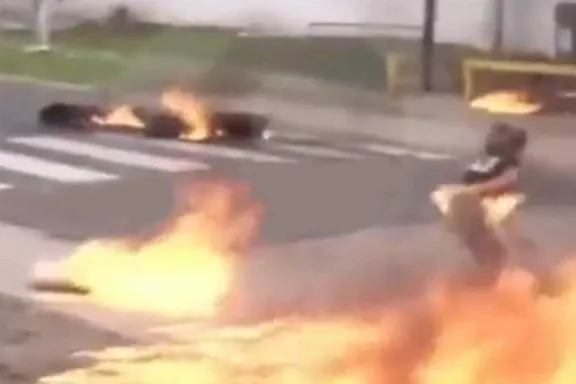 Protesta por la muerte de un interno terminó con dos personas incendiadas accidentalmente