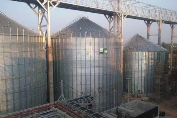 Fatal accidente laboral en San Salvador: un operario murió al caer desde un silo