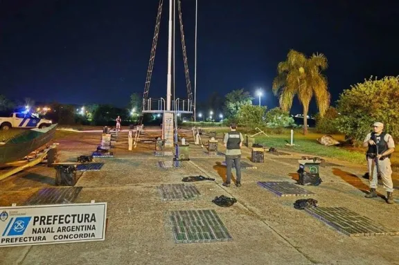 Prefectura Concordia incautó cigarrillos de contrabando por $50 millones cerca del Club Regatas