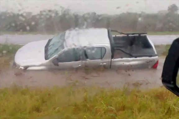 Despiste en Ruta 18: un conductor perdió el control al pasar por un charco
