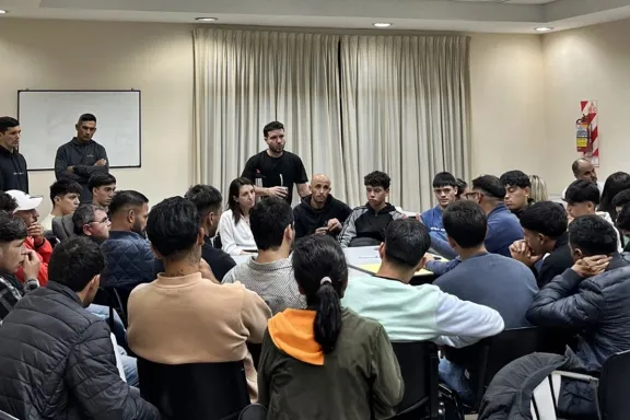 Aldo Álvarez reunió a vecinos y dirigentes para avanzar en propuestas de gestión para Concordia