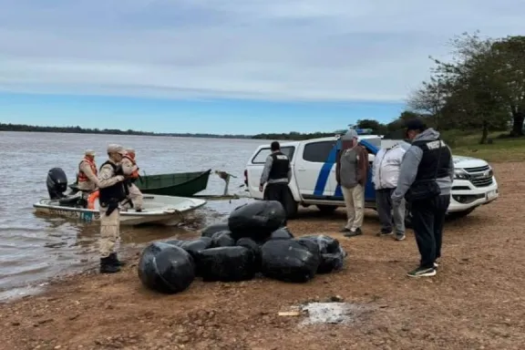 Prefectura secuestró mercadería ilegal por más de 18 millones de pesos en la costa del río Uruguay en Concordia