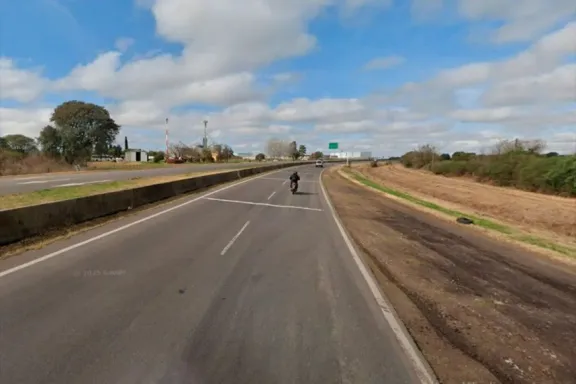 Encontraron muerto a un hombre al costado de la ruta en el acceso a una ciudad entrerriana