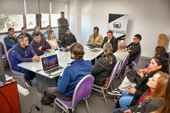 Vialidad avanza con municipios y comunas en un plan para mejorar caminos rurales en Concordia