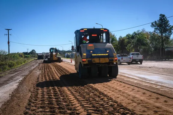 Comenzó la segunda etapa de bacheo en Entre Ríos: intervienen la Ruta 4 en Los Charrúas y más de 220 kilómetros de caminos provinciales