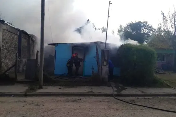 Trágico incendio en Entre Ríos: una mujer de 84 años murió atrapada dentro de su casa