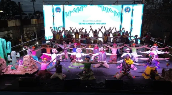 Con música, danza y tradición, Concordia comenzó los festejos por el 25 de Mayo
