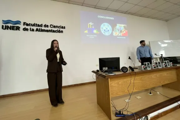 Se recibió la primera ingeniera mecatrónica egresada de la UNER en Concordia
