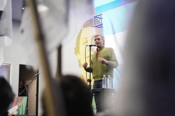Máximo Kirchner en Paraná: cuestionó al peronismo, apuntó contra Frigerio y pidió una profunda autocrítica interna
