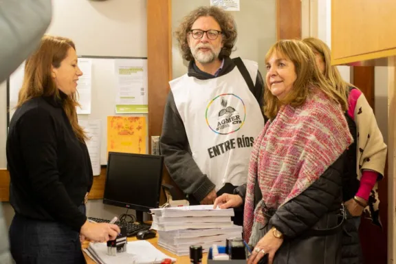 Presentaron más de 50 mil firmas para frenar la reforma jubilatoria en Entre Ríos