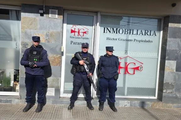 Allanaron una inmobiliaria y una vivienda por una presunta estafa de 700 mil dólares