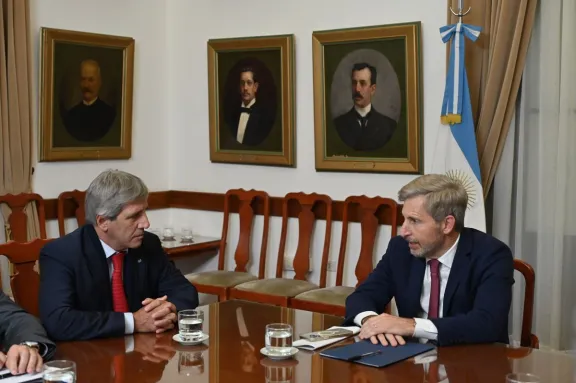 Frigerio encabezó un encuentro con Caputo y empresarios entrerrianos para analizar la economía y la inversión