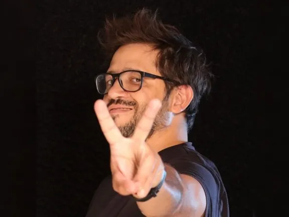 Llega a concordia Peroncho Stand Up con humor político, crítica social y entrada a la gorra
