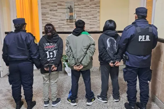 Secuestraron 50 dosis de droga, detuvieron a cuatro personas y demolieron un presunto búnker narco