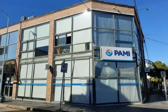La Justicia Federal ordenó a PAMI cubrir un cuidador domiciliario para un afiliado con secuelas de ACV