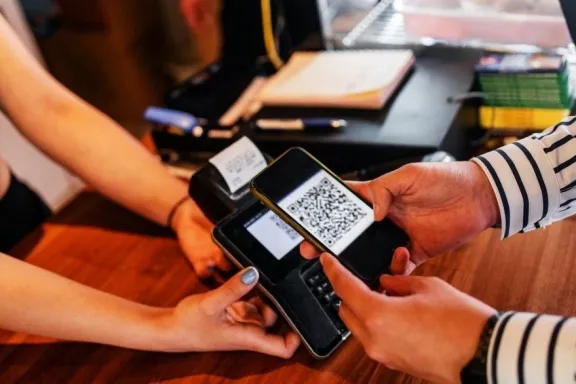 Capacitación gratuita sobre pagos digitales y prevención de estafas informáticas