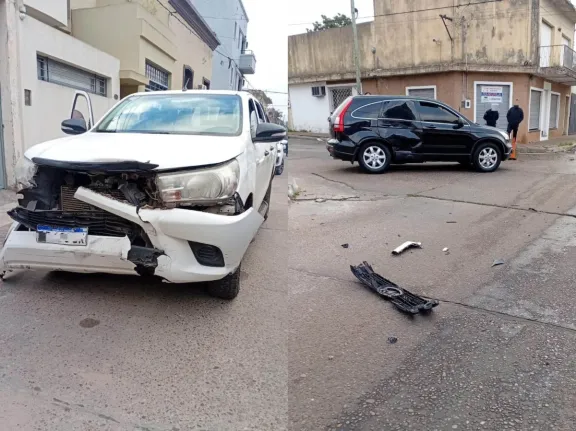 Choque entre un auto y una camioneta dejó un hombre con lesiones leves