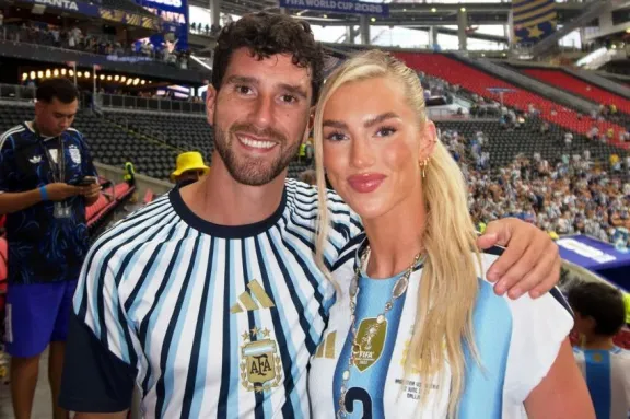 Aunque es inglesa, la novia de Marcos Senesi apoyará a la Selección Argentina