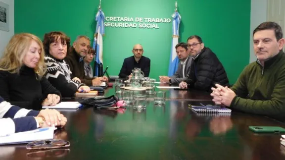 ATE rechazó la oferta salarial del Gobierno y anunció un plan de lucha: "Es una propuesta de hambre"