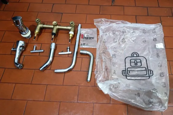 Encontraron en un desagüe las griferías robadas de una vivienda en construcción