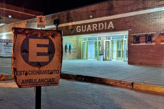 Grave choque en Concordia: un policía lucha por su vida y buscan al automovilista que lo atropelló y escapó