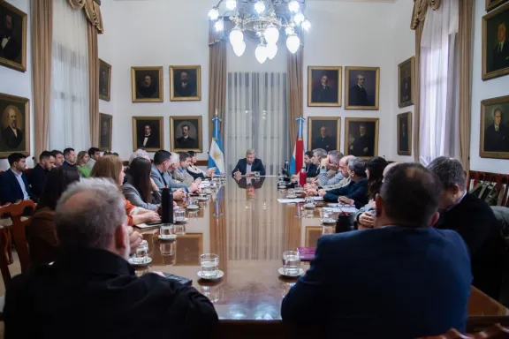 Frigerio reunió a su gabinete para coordinar medidas preventivas ante el fenómeno de El Niño