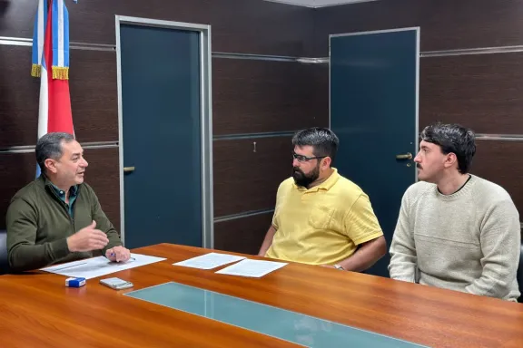 CODESAL y Vale Todo Concordia firmaron un convenio para impulsar el deporte y el turismo en Punta Viracho