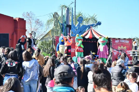 Mes del Niño en Concordia: cientos de familias disfrutaron de una jornada con espectáculos, regalos y sorteos