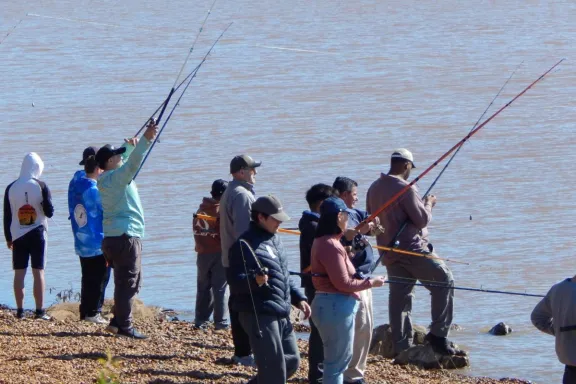 Concordia vivió una nueva jornada de pesca deportiva en el lago de Punta Viracho