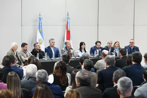 Frigerio defendió las reformas de su gestión y llamó a sus funcionarios a ponerse la camiseta